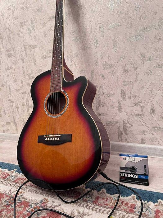 Гитара Cortland.