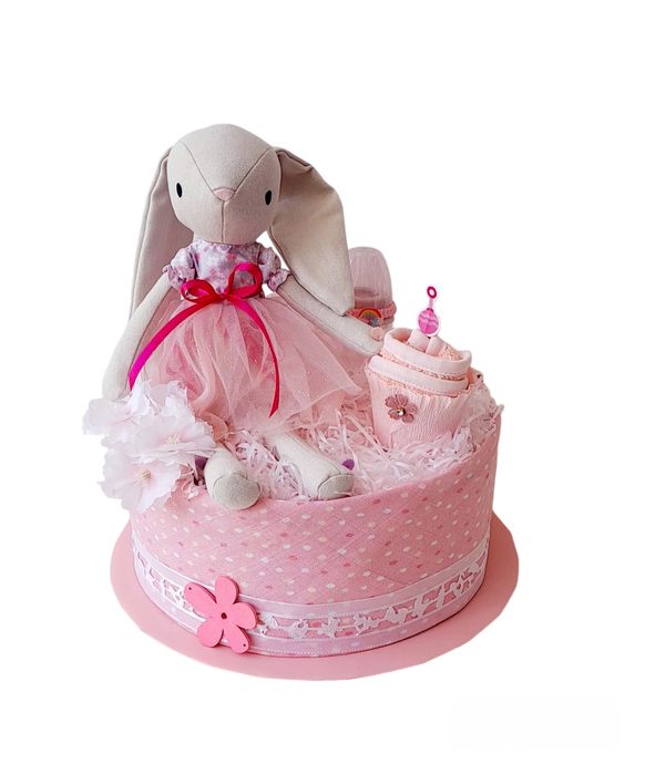 Торти от памперси, подаръци за бебета