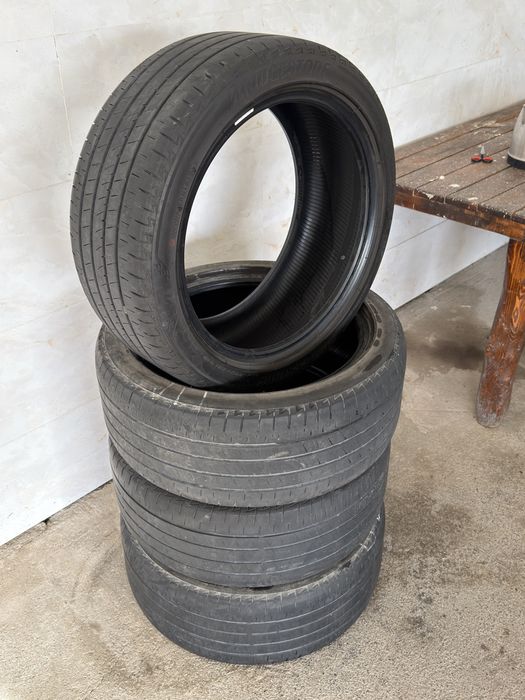 235/45/18 комплект летний резины Bridgestone