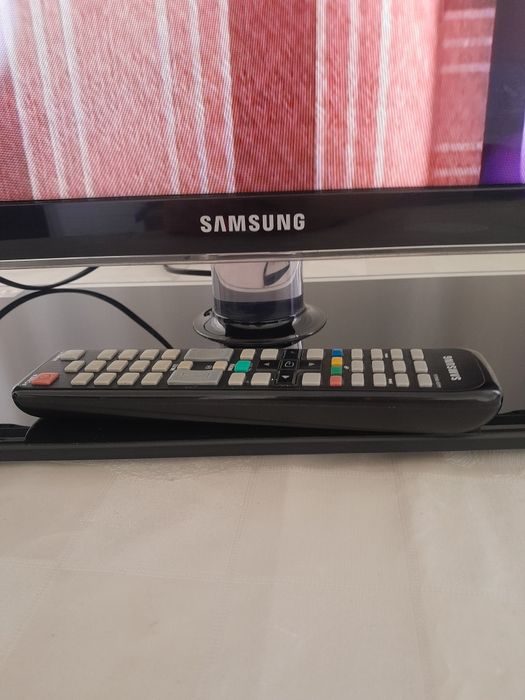 Телевизор ЖК Samsung 40" Не СМАРТ