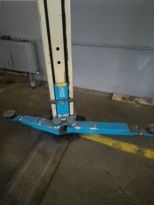 Vand elevator auto