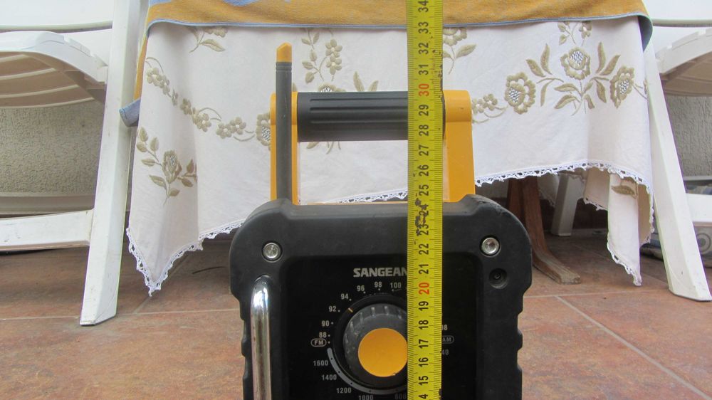 Radio santier Sangean FM AM stereo la priza si pe baterii foarte bun rezistent