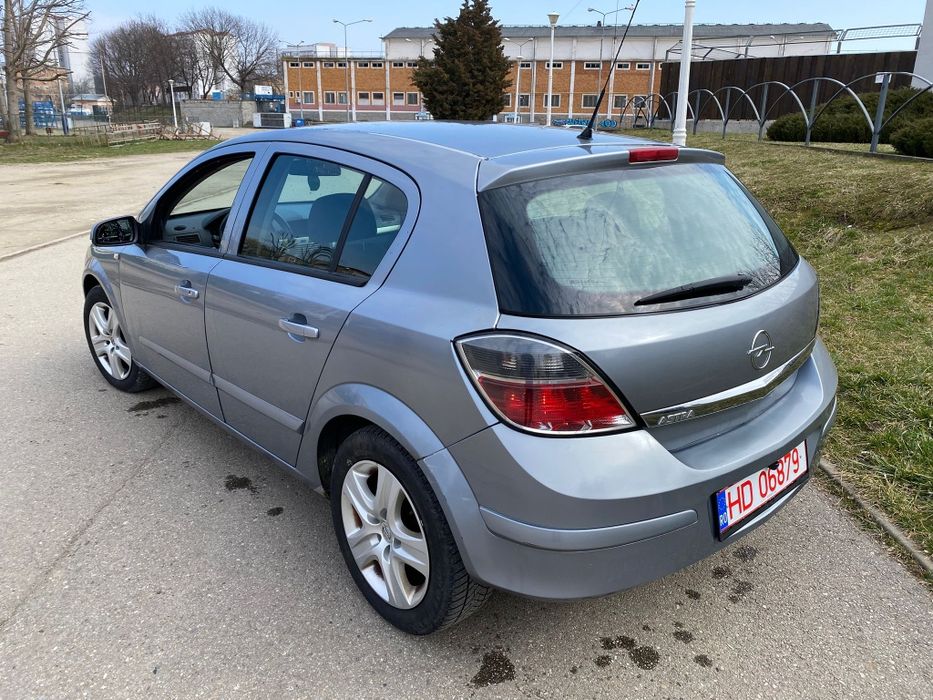 Opel Astra H benzina