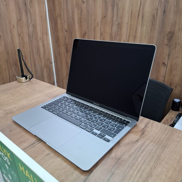 Apple MacBook Air M1  A2337  8 gb / 256 gb