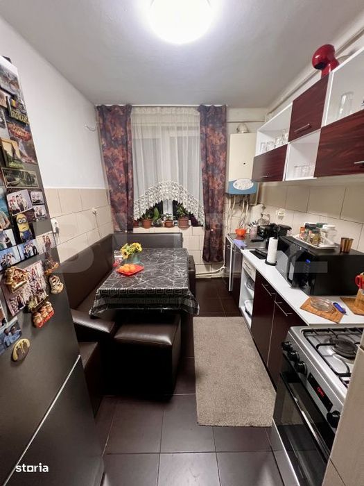 Apartament de 2 camere, 46 mp, balcon, zona Piata Abator