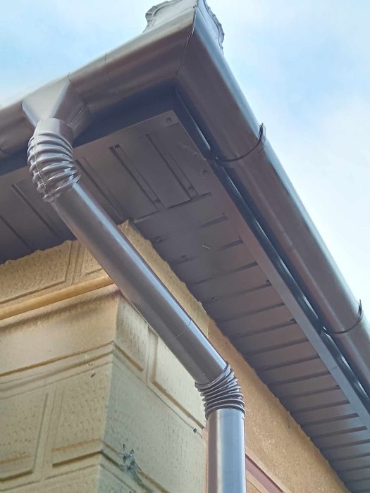 Executăm Jgheaburi și burlane reparații acoperișuri dulgherie pervaze