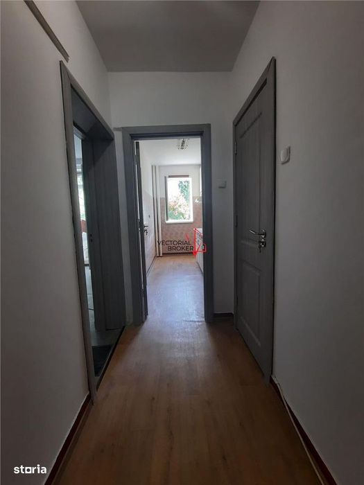 2 camere semidecomandat, etaj intermediar Parcul National