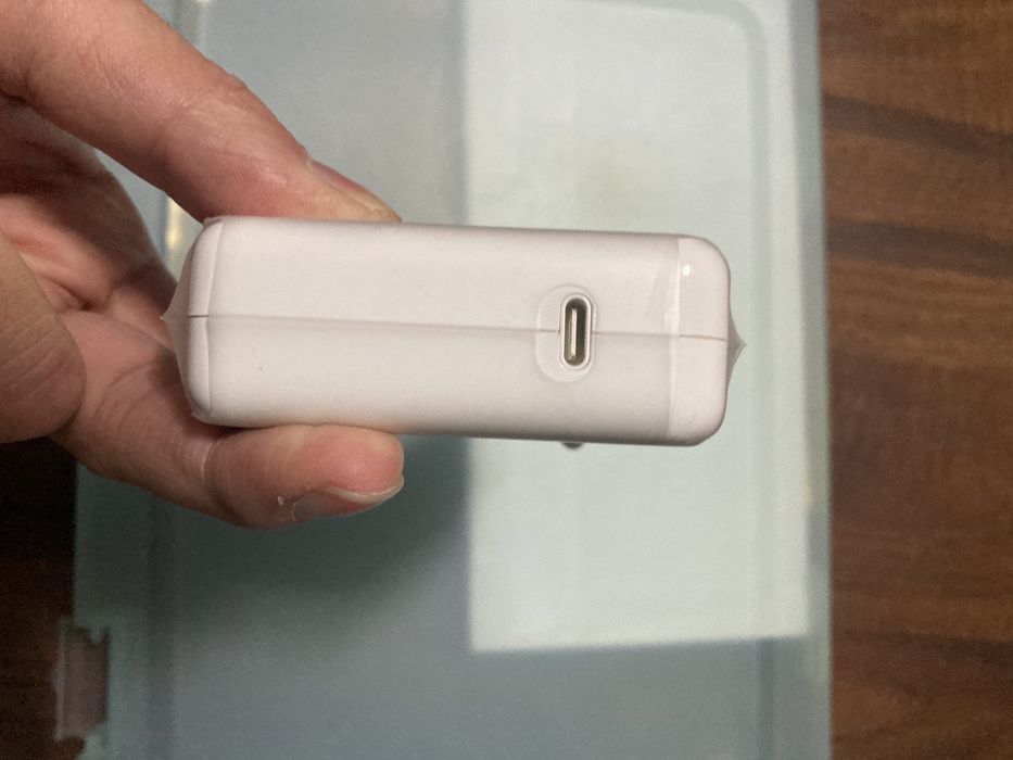 Macbooklar uchun 65w zaryadnik