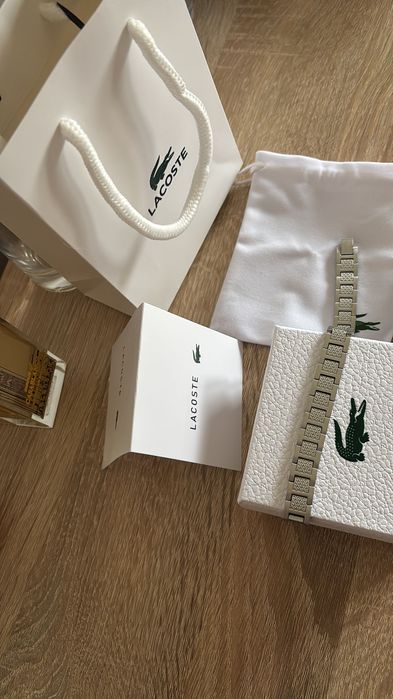 Vând brățară Lacoste , nouă cu etichetă!