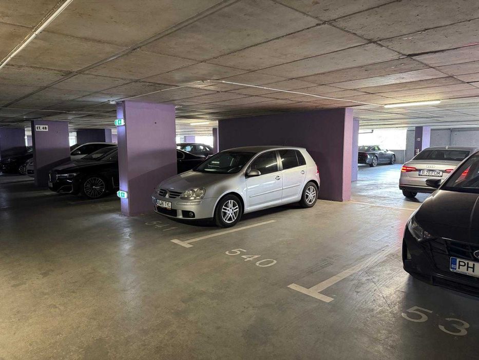Loc parcare acoperit in complex  Hils Brauner.