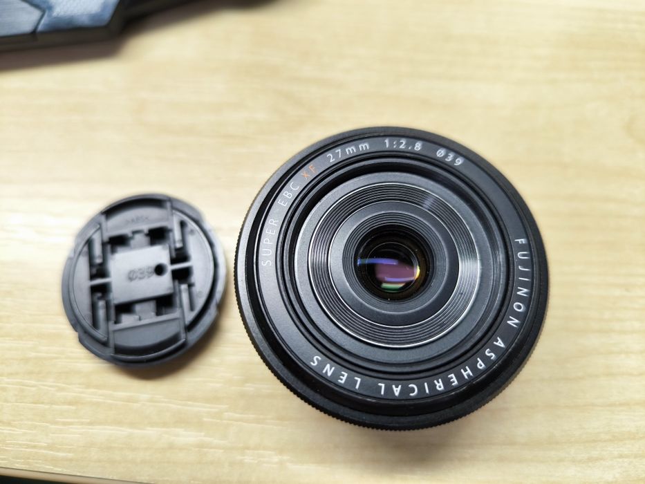 Obiectiv Fuji 27 mm F 2.8 aproape nou
