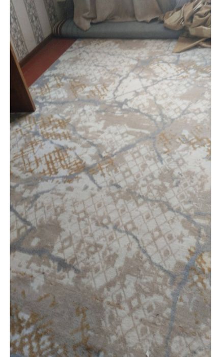 Продам ковёр в хорошем состоянии