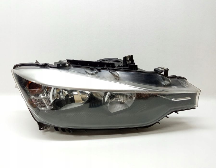 BMW F31 F31 Десен фар обикновен европейски