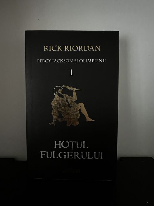Carti pentru adolescenți