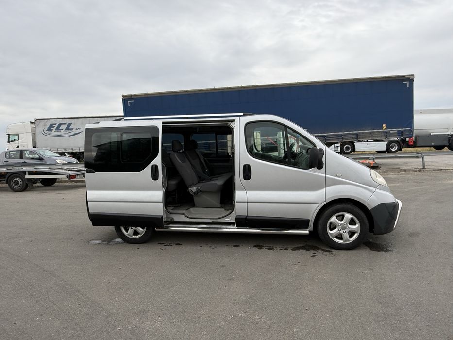 Opel vivaro 8+1 Locuri