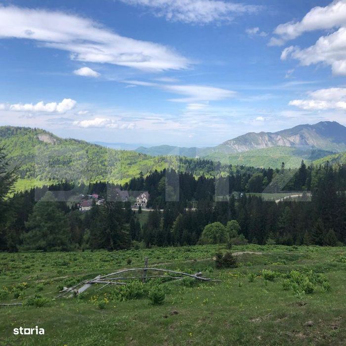 De vanzare, teren intravilan 2100mp, Predeal