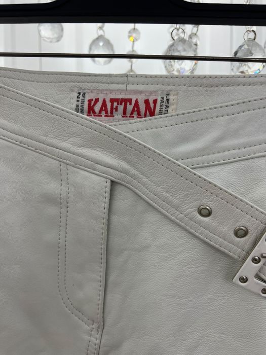 Vand costum alb din piele naturala