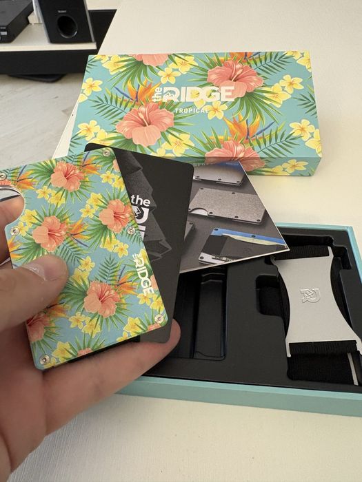 Ridge Wallet Tropical - ЧИСТО НОВ