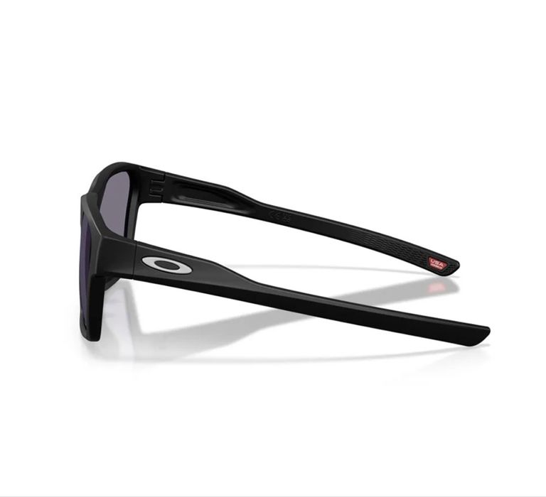 Солнцезащитные очки Oakley Briza