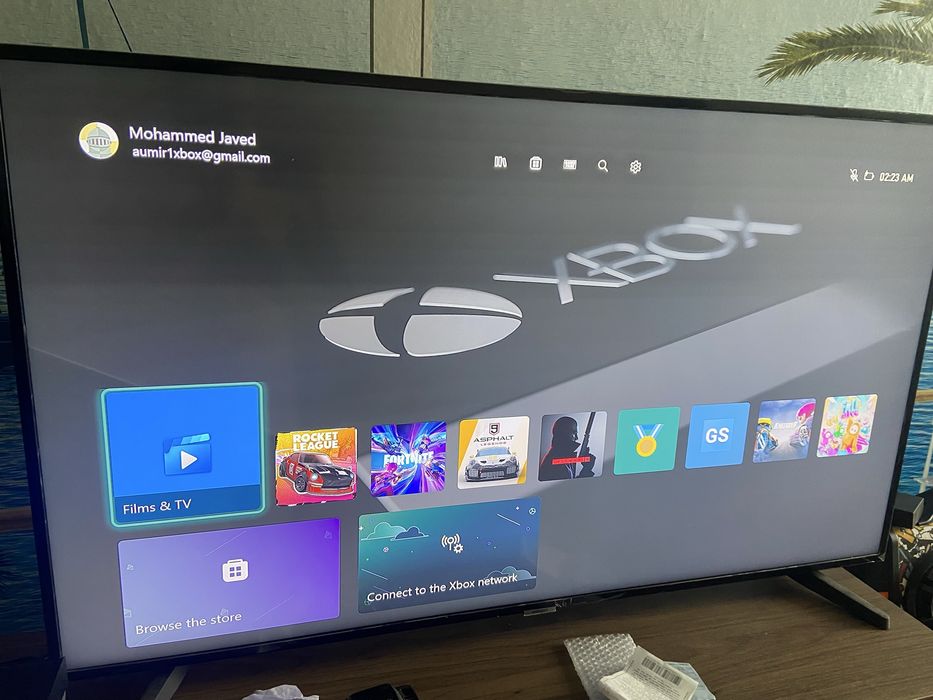 Xbox One 2TB (2000GB) + Контролер и Захранване — Отлично състояние