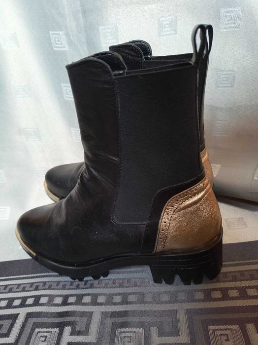 Дамски кожени боти