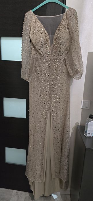Rochie de ocazie cu pietre strălucitoare de vânzare