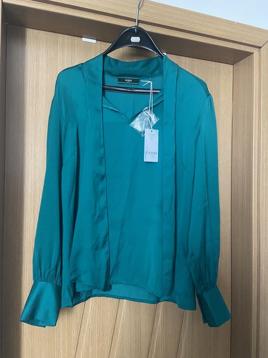Нова, тъмно зелена риза Guess, размер M