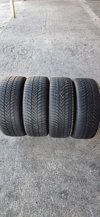 4 anvelope iarna Bridgestone,245/45/19.Pretul este pe bucata.
