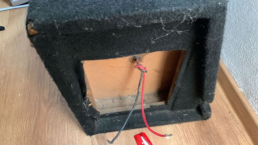Vând subwoofer focal