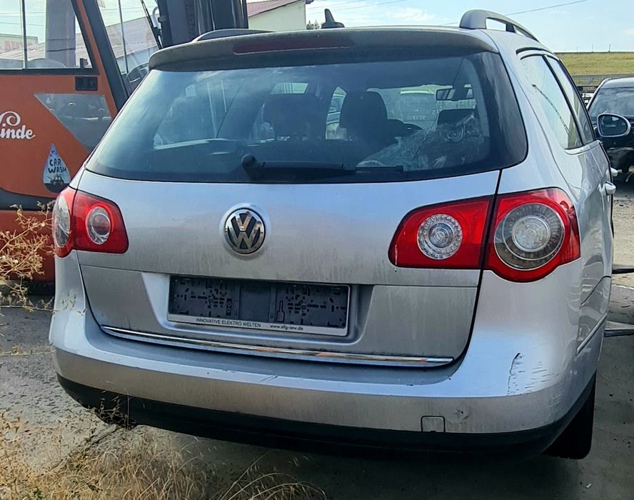 Dezmembrez/Dezmembrari / Piese /Accesorii Vw Passat B6 gri,CBDB/BMP