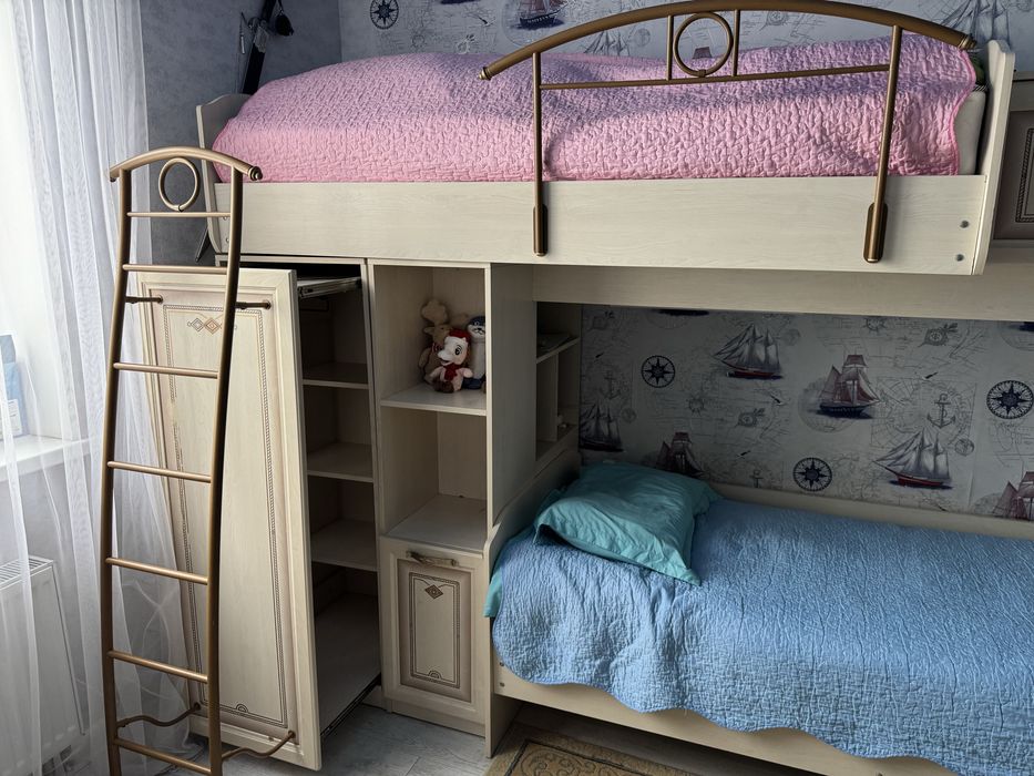 Двухъярусная кровать-комплекс
