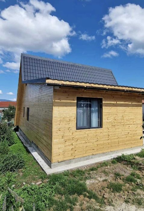 Case din Lemn, Casa Modulara, Garaje Auto si Containere stil birou din structura metalica si panou sandwich termoizolant
