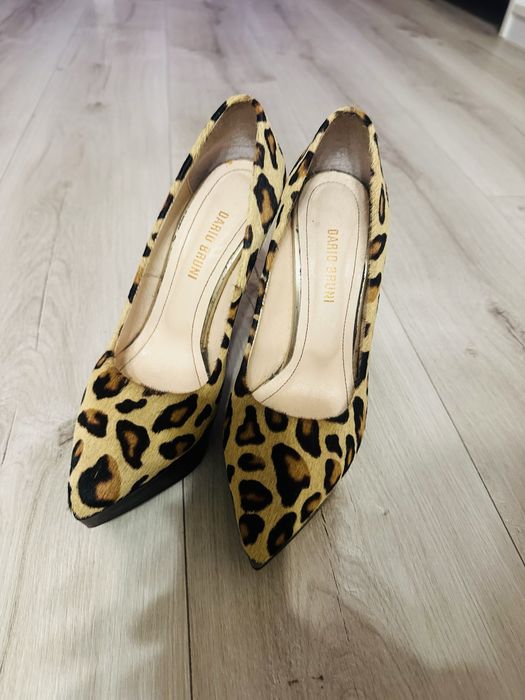 Официални обувки на ток