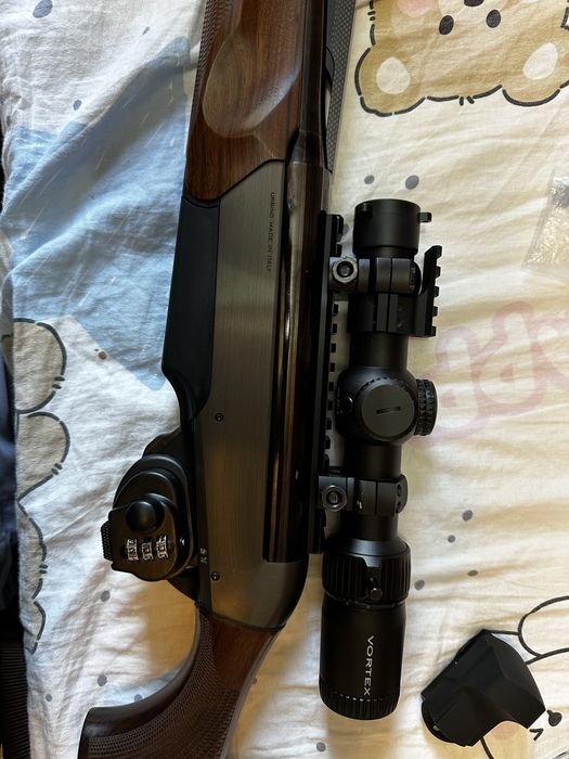 Vand luneta Vortex 1-8x24 iluminata