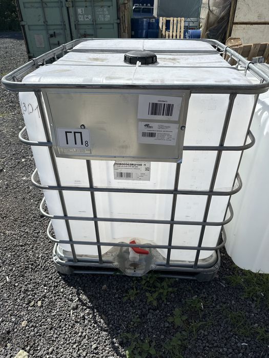 Бочка пластиковая в металлическом каркасе 1 т