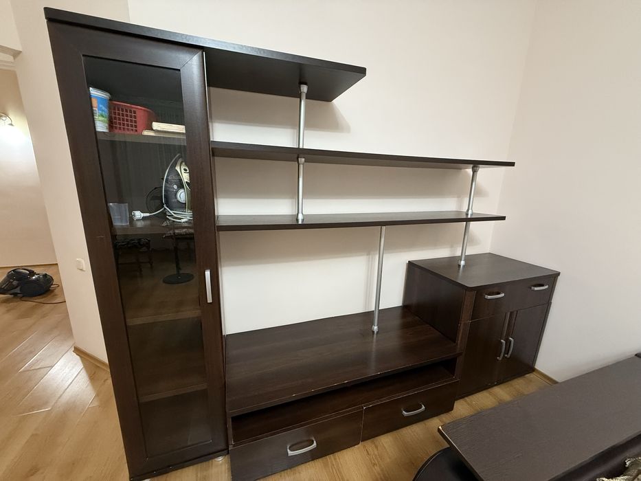 Шкаф сполками с выдвижные ящики