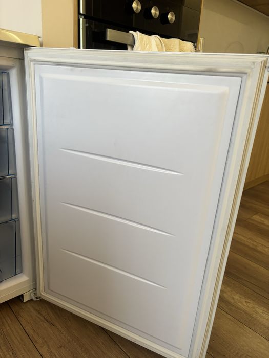 Продам морозилтную камеру Бирюса