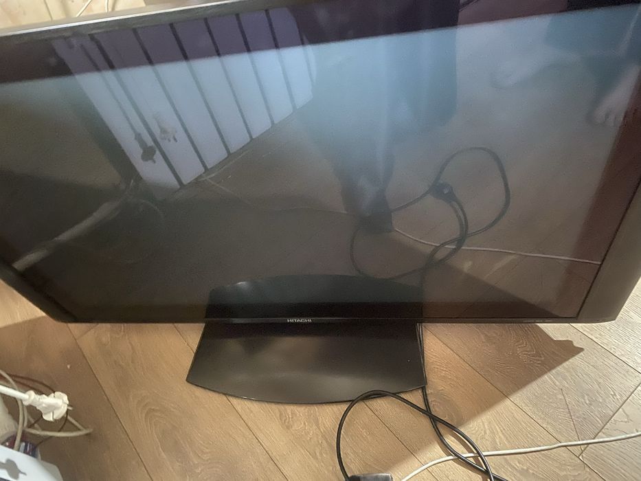 Плазменный телевизор . Модель 42pd9500ta hitachi . Состояние  отл