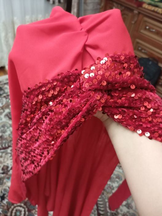 Toʻybop koʻylak roʻmoli bilan sotiladi