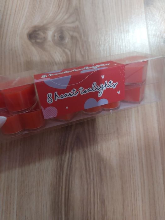 Свещи във формата на сърца