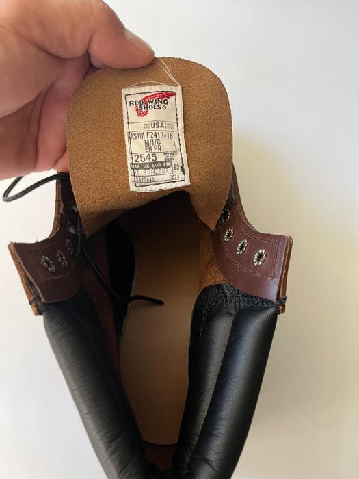 Спецботинка сатылады