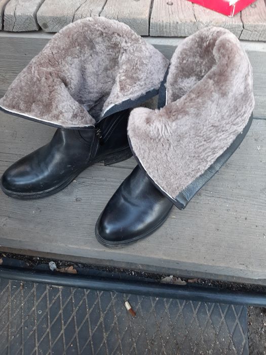 Продам. Женскую обувь.