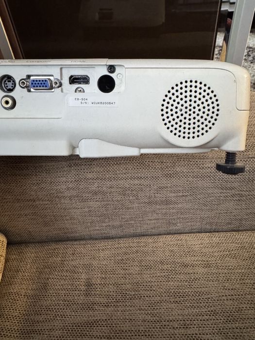 Продам проектор EPSON EB-S04
