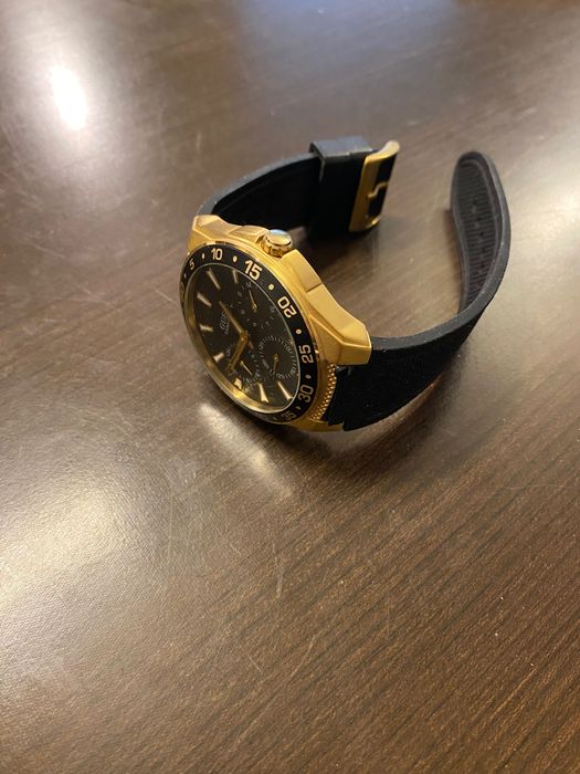 Часовник Guess Черно/Златно