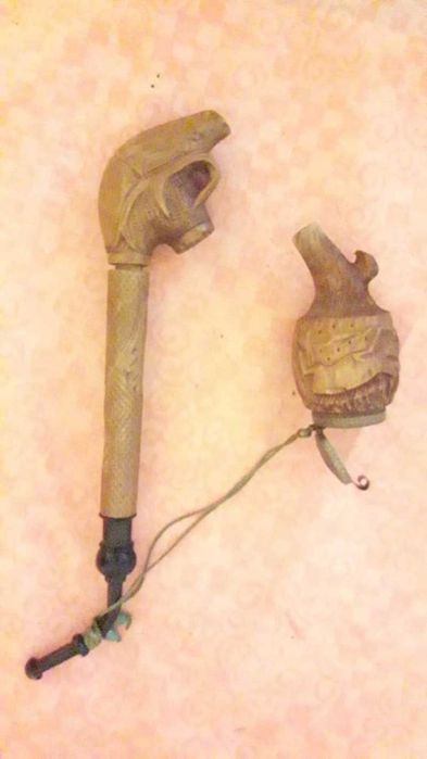 Pipa din lemn sculptata