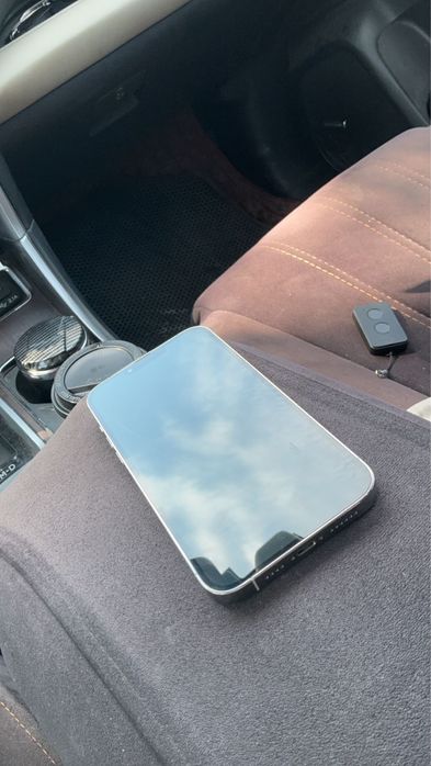 Продам Iphone 13pro max 512