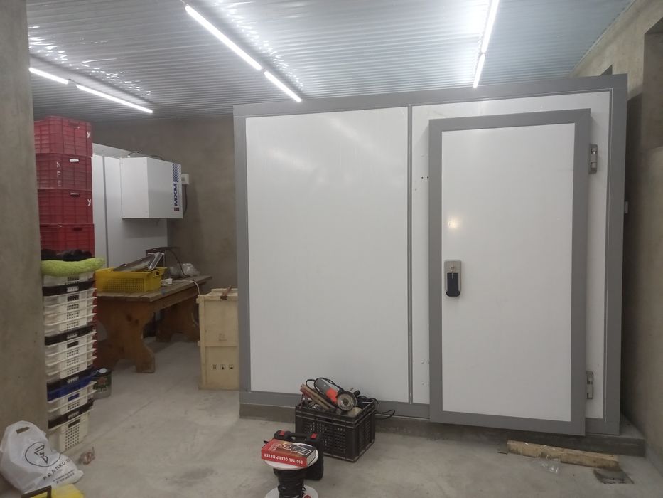 Морозильные и холодильные  камеры