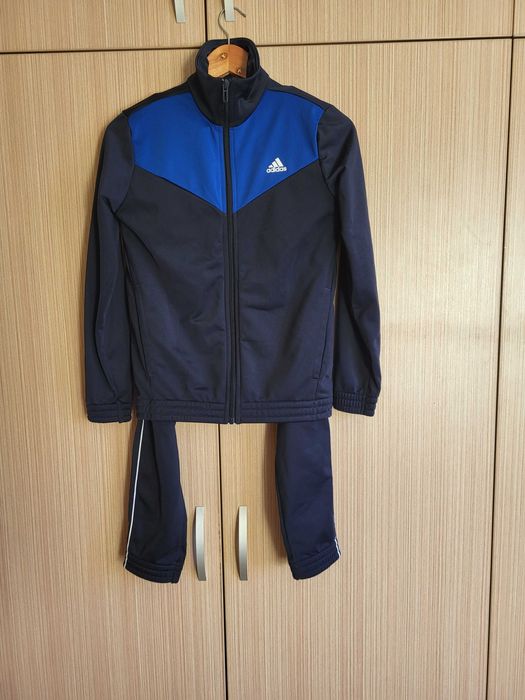Спортен екип за момче  Adidas