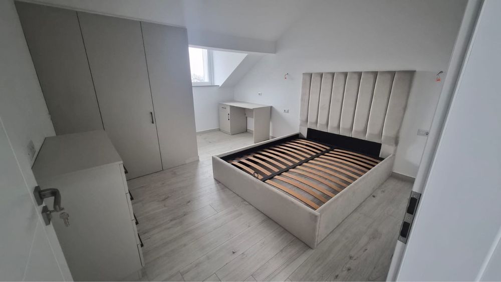 Vand apartament 3 camere zona Zamca