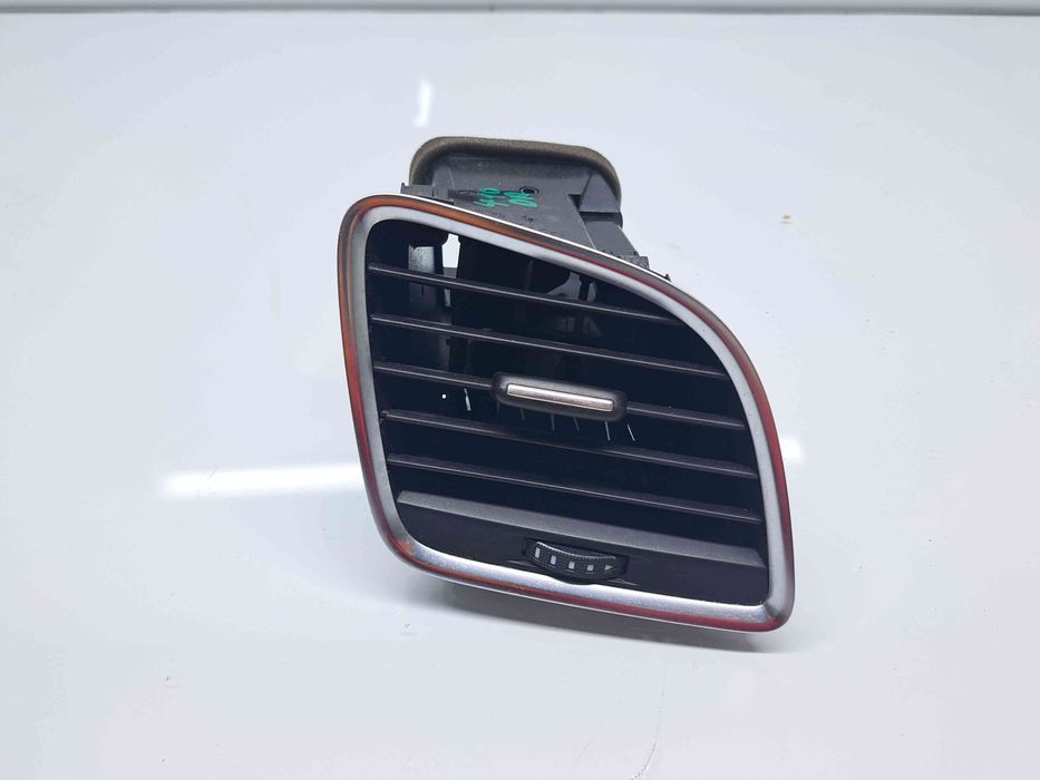 Grila aerisire dreapta Audi Q3 (8UB) [Fabr 2011-2018] 8U2820902B
